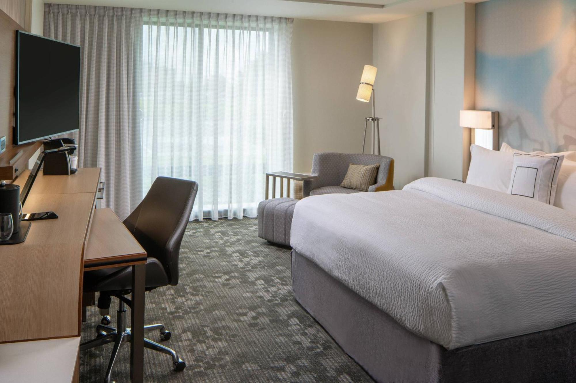 Courtyard By Marriott Lafayette South Hotel Exterior photo